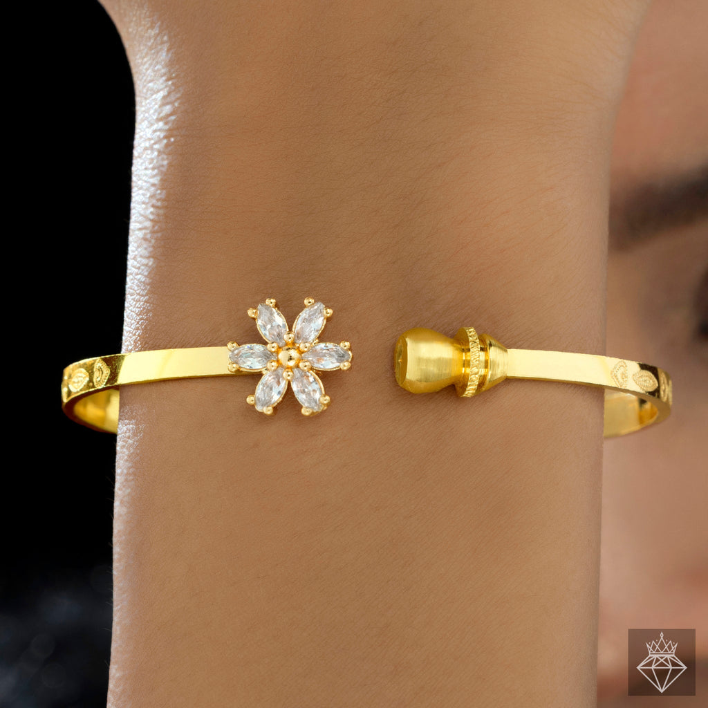 Anti-Tarnish Crystal Flower Bangle Bracelet (Adjustable Size)