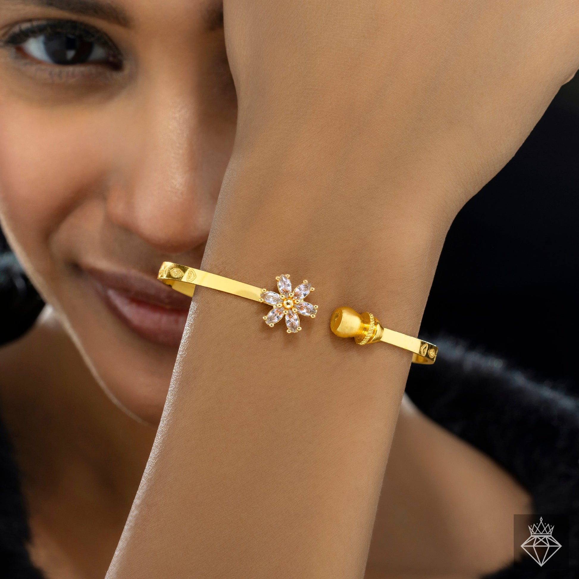 Anti-Tarnish Crystal Flower Bangle Bracelet (Adjustable Size)